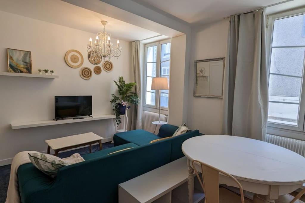 Cosy Queen -3Ch- Centre Ville & Parking Privee - Wifi Haut Debit 波城 外观 照片